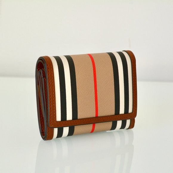 NWT BURBERRY LANCASTER ICON STRIP VINTAGE CHECK - Picture 1 of 9